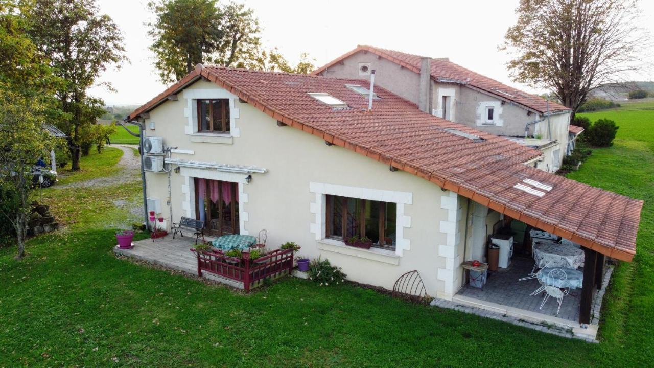 Villa L'Abbesse Scorbé-Clairvaux Exterior foto
